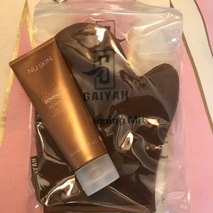 Nuskin Self tanner and glove